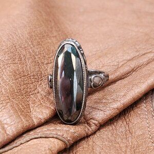 Harriet Ring / Vintage Sterling Silver Hematite Ring with Heart Engraved Band